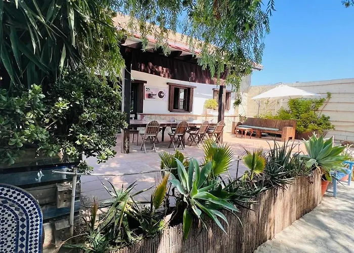 ホームステイ Kite House タリファ